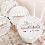 Round Gift Box - Retro Bride & Babe