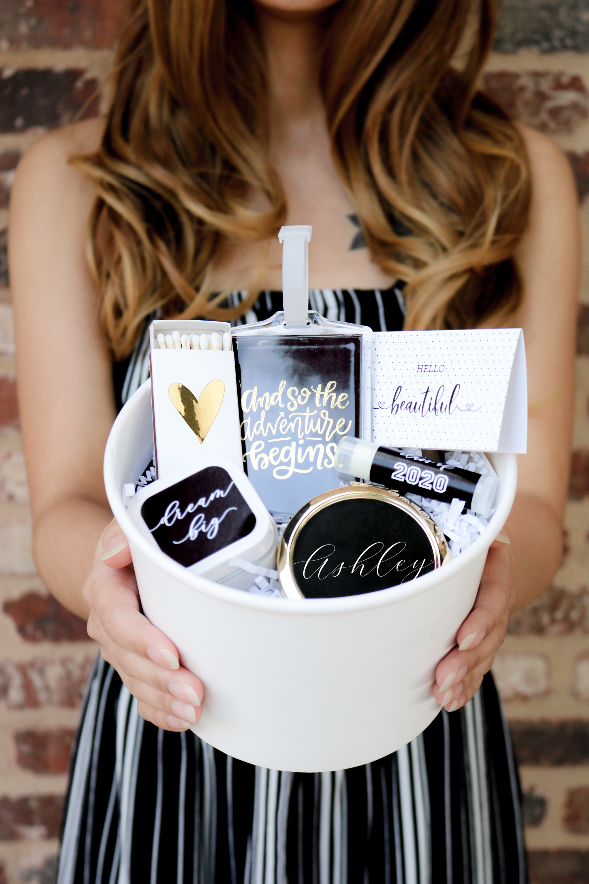 Personalized Graduation Round Gift Box Set